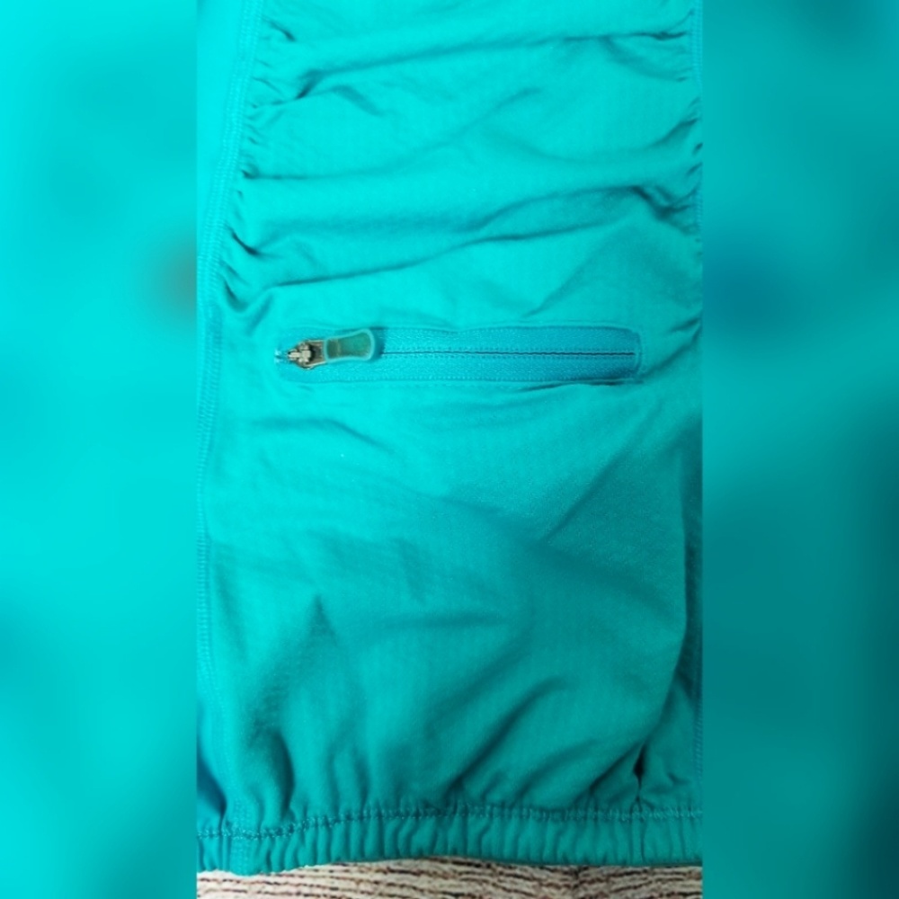 Lululemon - Picture 2 of 7